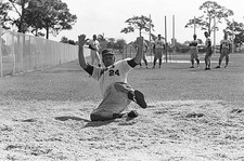 Jim Beauchamp Of The New York Mets Practices Sliding 1972 Old Baseball Photo