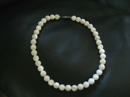 OFF WHITE Collana con pietra marmorizzata bianco sporco 15"