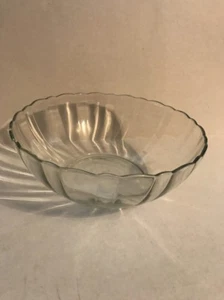 Vintage 9" Clear ARCOROC Scalloped Serving Bowl Made in France - Picture 1 of 2