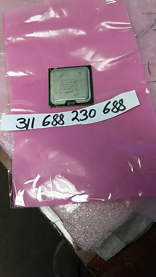 INTEL CORE 2 QUAD Q8200 2.33 GHZ 4M L2 CACHE 1333 MHz CPU LGA775 SLG9S - Image 1 of 1