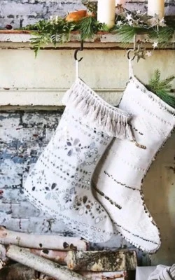 Juego de 2 Medias de Navidad Embellecidas Free People Borla Espejo Borla Castino Foto 1 de 4