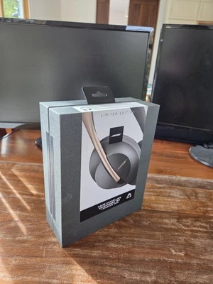 Auriculares con cancelación de ruido Bose 700 NC700 edición limitada gris y oro rosa Foto 1 de 4
