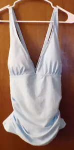 Beachsissi Women's Tankini Top Size M V Neck Tummy Control Cross Back Straps NWT - Picture 1 of 7