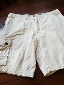 Merona Mens Cargo Shorts Size 40, light beige  - Picture 1 of 3