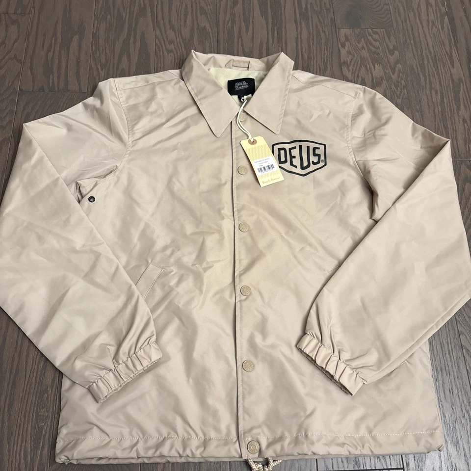 NUEVO CON ETIQUETAS Chaqueta Deus Ex Machina Tokyo Coach Caqui Para Hombres Motocicleta Sobrecamisa Pequeña NUEVA Foto 1 de 4