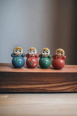 Juego de cuatro muñecas Roly Poly soviéticas vintage, Nevalyashka, juguete URSS, regalo nostálgico Foto 1 de 4