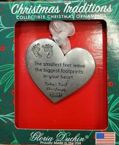 Adorno Corazón Metal "Bebys First Christmas" 2021 Gloria Duchin Hecho en EE. UU. NUEVO EN CAJA - Imagen 1 de 1