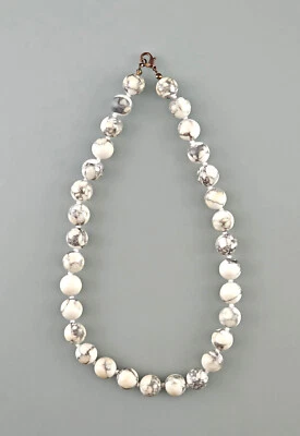 9325160 Collier Howlith/Magnesit-Perlen-Kette weißgrau L42cm - Bild 1 von 2