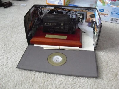 RARO 1997 UPS Diecast Truck en Placa de Madera Empleado Aniversario Pieza Sin usar, en caja Foto 1 de 2