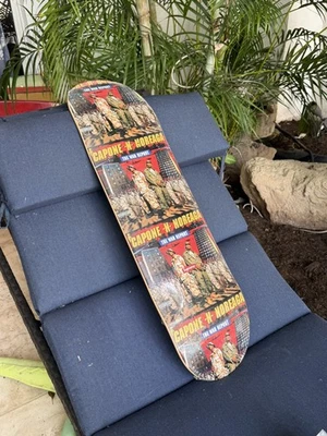 Supreme X Capone-N-Noreaga The War Report 2016 tabla de skate multi FW16 NYC Foto 1 de 3