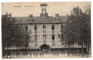 CPA 18 - VIERZON (Cher) - Ecole Nationale (petite animation) - Ed. Poivert - Picture 1 of 1
