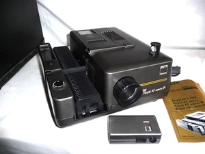 Slide projector ZETT Royal AF by Leica, IR remote, slide tray Timer Info +case - Picture 1 of 8