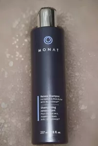 NEU - Monat Renew Shampoo Infused mit Rejuveniqe 8 fl oz - KOSTENLOSER VERSAND, versiegelt... - Bild 1 von 4