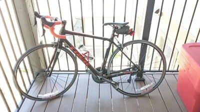 2016 Trek Emonda S 6, lightly used, great condition, red and black - Image 1 of 4