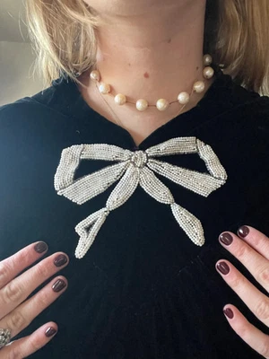 1940s beautiful black silk velvet dress with trompe-l'oeil beaded bow - Image 1 of 4