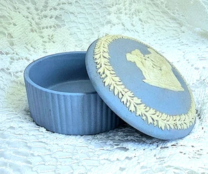 Blue Wedgwood Jasperware Round Trinket Box Vintage Neo Classical 3"Wide - Picture 1 of 6