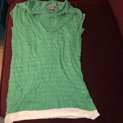 Camisa para mujer mediana Union Bay verde y blanca con cuello usada solo unas pocas veces Foto 1 de 4