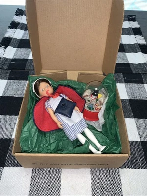 American Girl Molly's Christmas Box, Snow Globe, Doll, Pleasant Company 1900s - Image 1 of 4