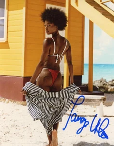 TANAYE WHITE SIGNED 8x10 PHOTO SPORTS ILLUSTRATED SWIMSUIT MODEL BECKETT BAS - Picture 1 of 2