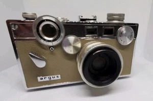 Macchina fotografica vintage Argus C3 telemetro 35 mm pellicola mattoni con obiettivo 50 mm - Foto 1 di 4