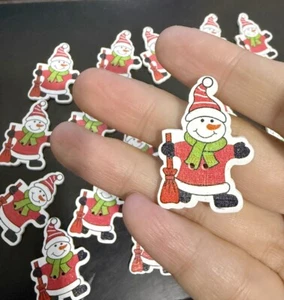 50 Weihnachtsdeko Schneemann Holzknopf Nähen Scrapbooking Xmas DIY 35mm - Picture 1 of 3