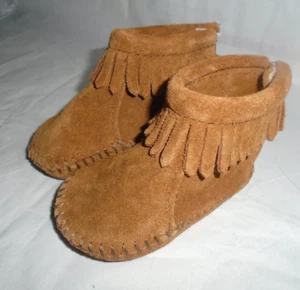 Minnetonka Moccasins Suede Bootie Shoes Baby Infant Sz 2 - Picture 1 of 11