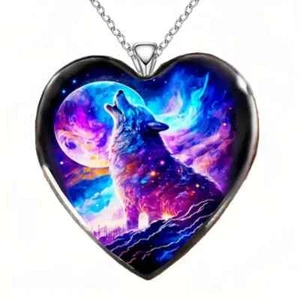 Beautiful Howling Wolf Heart  Pendant & 18" Necklace FREE SHIPPING IN THE USA! - Picture 1 of 2