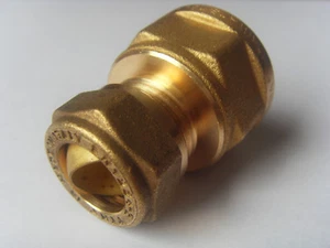 Klemmverschraubung Kupfer Rohr 15 x 3/4" IG flachdichtend - Picture 1 of 2