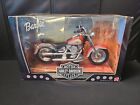 1999 Harley Davidson Barbie Fat Boy Motorrad Maßstab 1:6 Neu im Karton