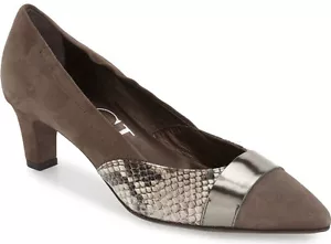 Nuovo con scatola AGL donna Cassie punta pelle scamosciata pompa US 10/EUR 40 moka combo/taupe - Foto 1 di 12
