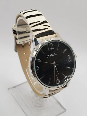 Reloj de cuarzo Chico's de moda para dama 37 mm redondo tono plata correa cebra Foto 1 de 4