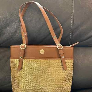 Anne Klein pocket tote - Picture 1 of 4