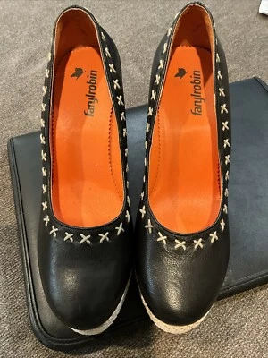 Zapatos de plataforma Anthropologie Faryl Robin negros con tacones de bronce desgastado EE. UU. 9 Foto 1 de 4