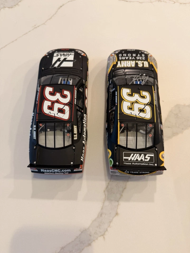 Juego de 2 autos Ryan Newman MUESTRA Army And Haas Automation 1:24 NASCAR Diecast Cars Foto 1 de 4
