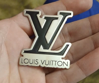 Louis Vuitton Pin - Image 1 of 3