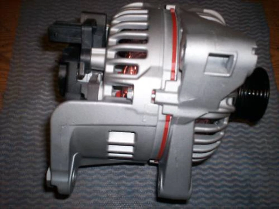 A4 2400, V6 1998-2000 A6 2400, V6 Quattro 1999-2003 ALTERNADOR BOSCH PASSAT V6  Foto 1 de 2