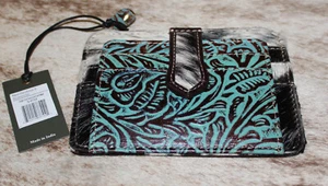 Myra Bags #8753 Identificación de 5"x4", Portatarjetas~Bloque RFID~Cuero en relieve~Pelujo~Solapa a presión - Imagen 1 de 5