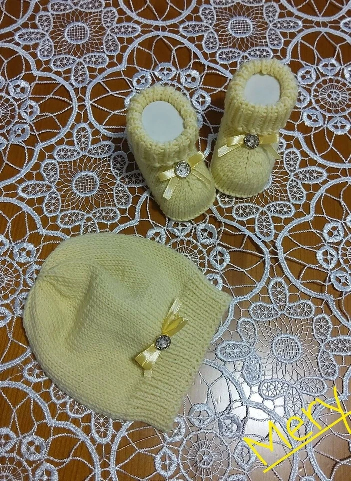 Set completo neonato cappello+scarpine  - Immagine 1 di 1