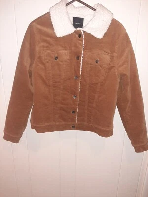 Chaqueta de camionero forrada de sherpa de piel de oveja sintética Forever 21 talla mediana para mujer Foto 1 de 4