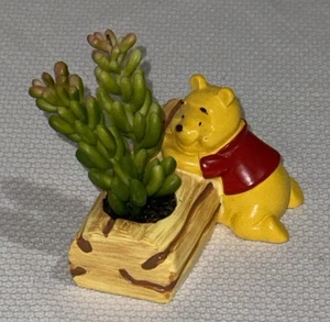 Disney Winnie the Pooh Log Finta Fioriera Succulenta Carina Piccola Decorazione - Foto 1 di 10