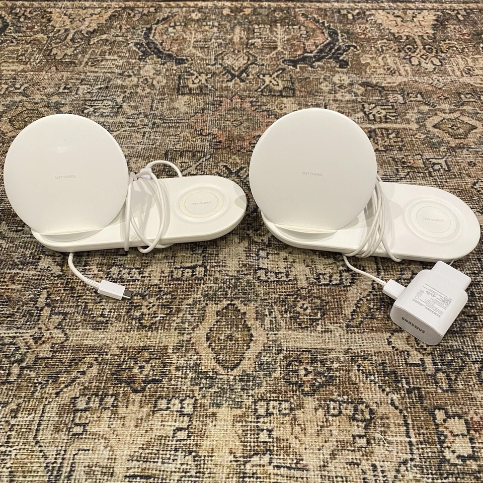 Lote de 2 Cargador Inalámbrico Samsung Duo Cargador Rápido - Blanco EP-N6100 Foto 1 de 4