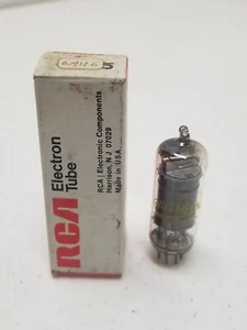 Raytheon 6AU6A 6AU6 NUEVO EN CAJA EL3 - Imagen 1 de 1