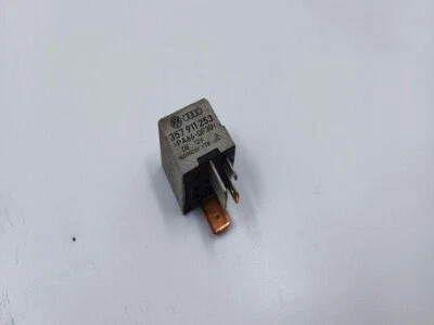 VW PASSAT B3/B4 3A2, 35I 357911253 Relais 1.90 Diesel 66kw 1995 27162542 - Photo 1/3