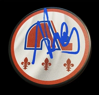 NAZEM KADRI COLORADO AVALANCHA FIRMADO/AUTOGRAFIADO REVERSO LOGOTIPO RETRO DISCO Foto 1 de 2