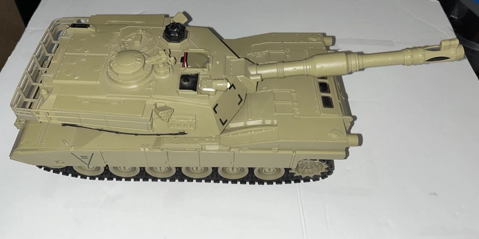 Unbranded RC USA Army Military Tank M1A2 SEP Abrams 1/16 Scale  -AS IS FOR PARTS - Image 1 of 4