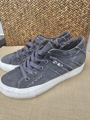 Zapatos de lona Blowfish Malibu ZS001 de caña baja para mujer talla 7 1,5” plataforma cremallera usados en excelente estado Foto 1 de 4