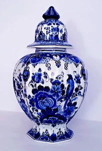 DELFT BLUE & WHITE XL GINGER JAR LIDDED VASE 17.7 INCHES HAND PAINTED EXCELLENT - Picture 1 of 7