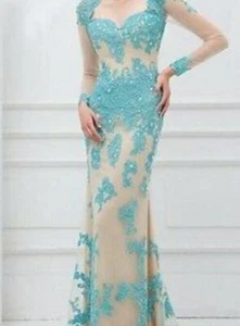 Wedding Dress - Picture 1 of 8
