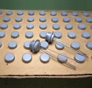 10x Germanium Transistors Blue-Gray PNP P416B alt 2SA279 2N384 Fuzz Face USSR - Picture 1 of 3