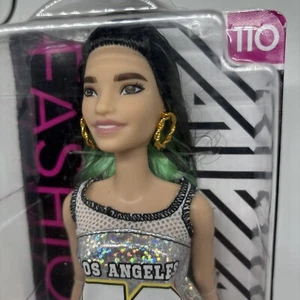 BARBIE FASHIONISTAS No. 110 FXL50 Mattel Schwarz Grüne Haare Glitzertop Neu - Bild 1 von 3